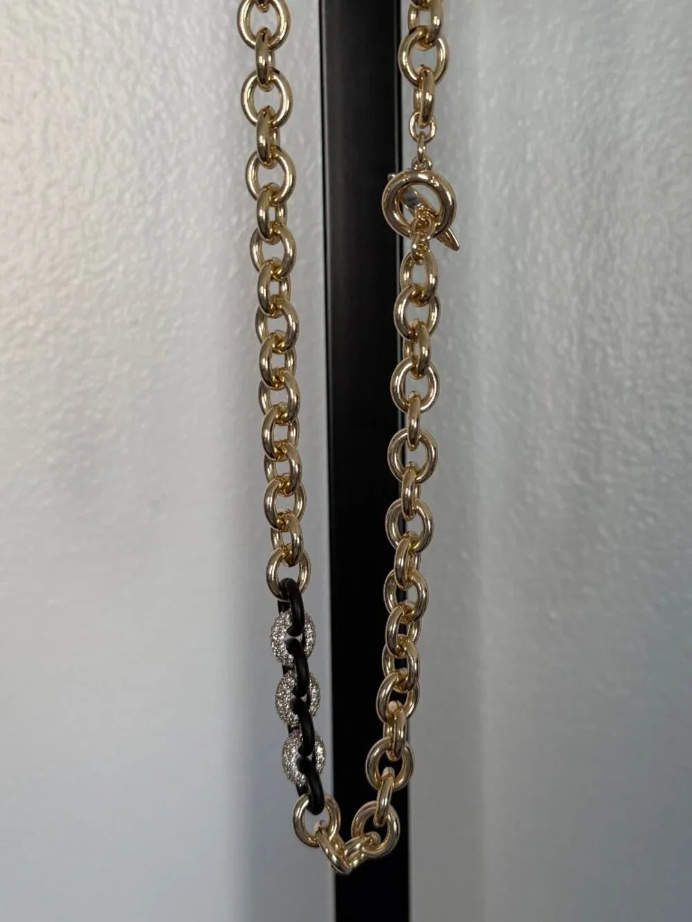 ROXANNE ASSOULIN TOUCH OF MIDNIGHT LINK NECKLACE - Gold & Black - Picture 7 of 8